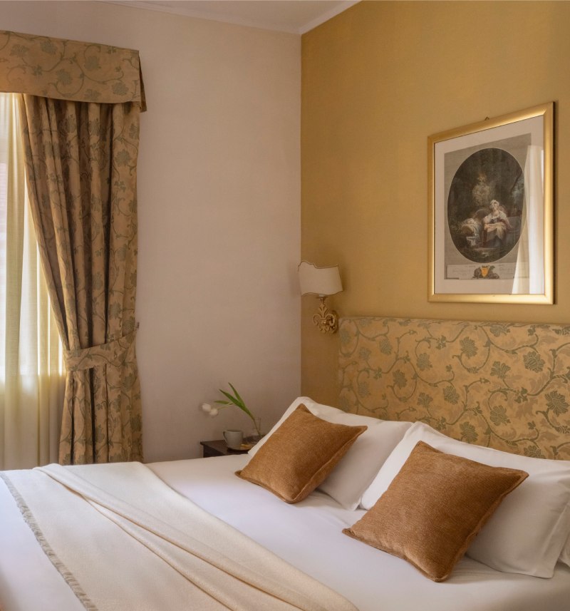 Small double room in central Rome, space-optimized with elegant furnishings and an intimate atmosphere. - Hotel Cortina, BZAR hotels in Rome